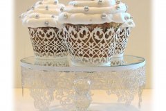 White-wedding-cupcakes